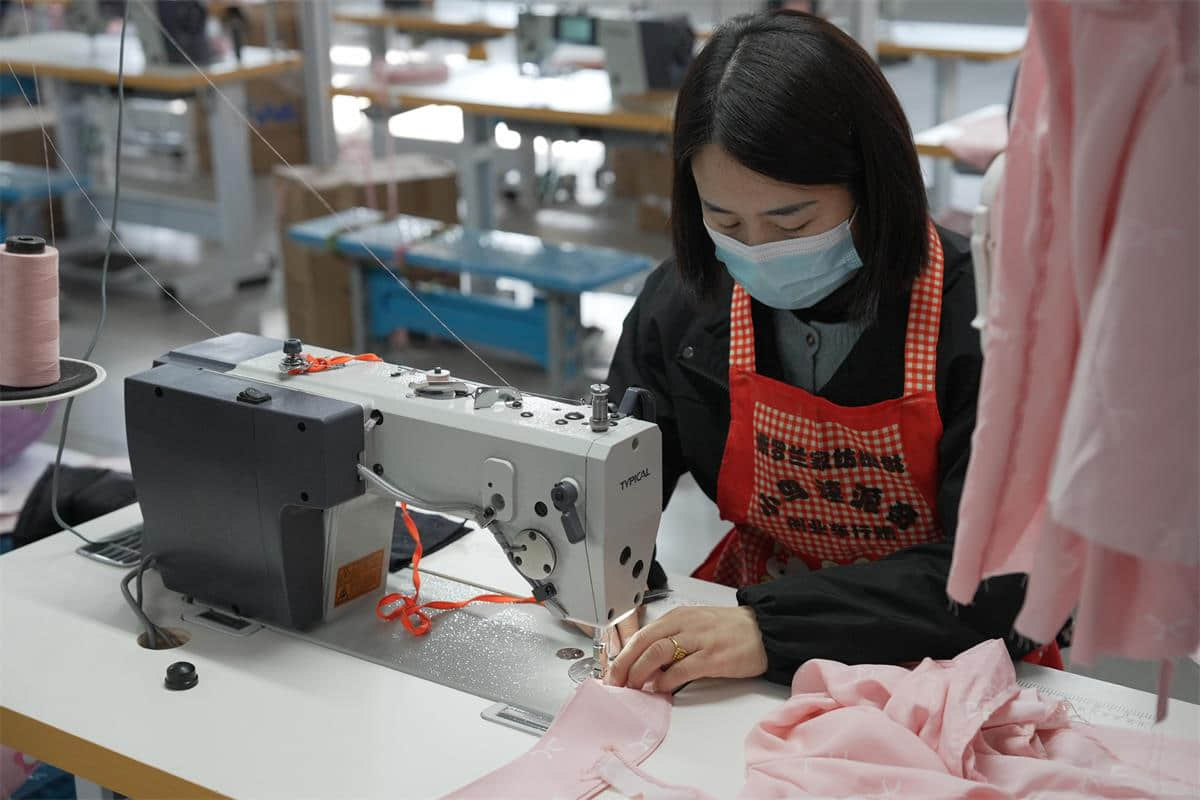 Guangzhou Xinsilu Import and Export Co., Ltd.